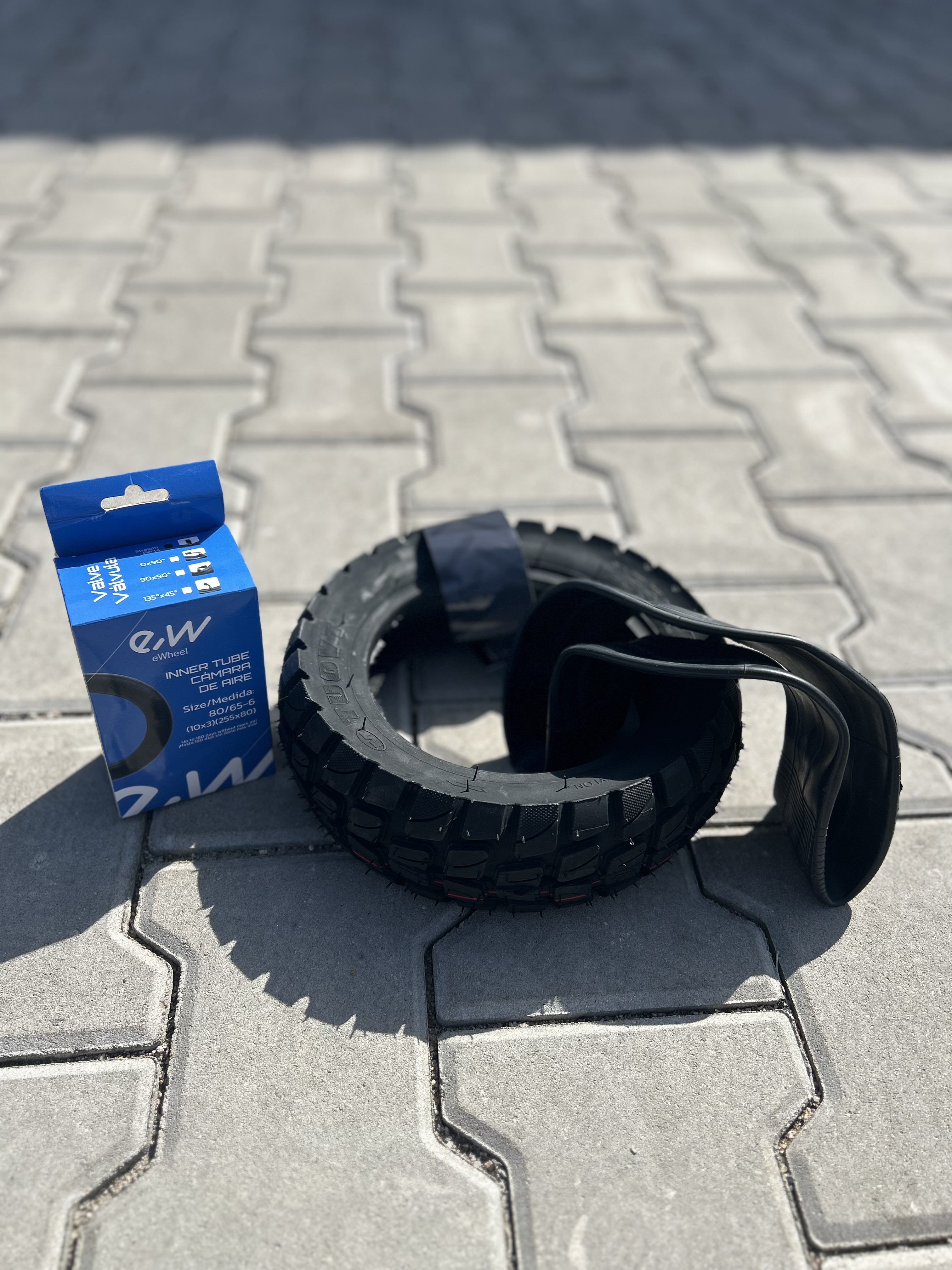 Pneu a duša s rovným ventilom 10x3 80/65-6
